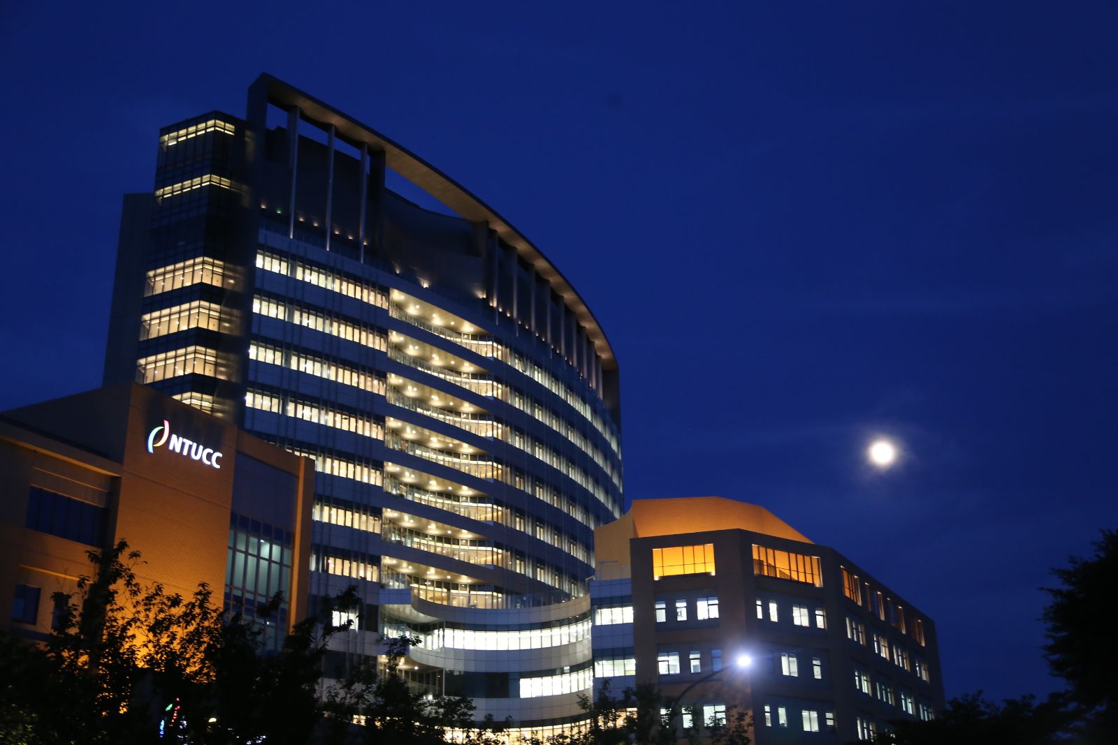 It shows the scene of NTUCC at night. It shows the scene of NTUCC at night.